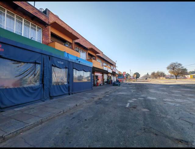 2,368M² BUSINESS CENTRE FOR SALE IN THREE RIVERS